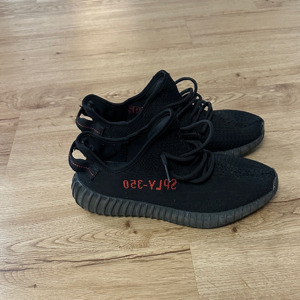 Adidas Yeezy shoes size 8,5